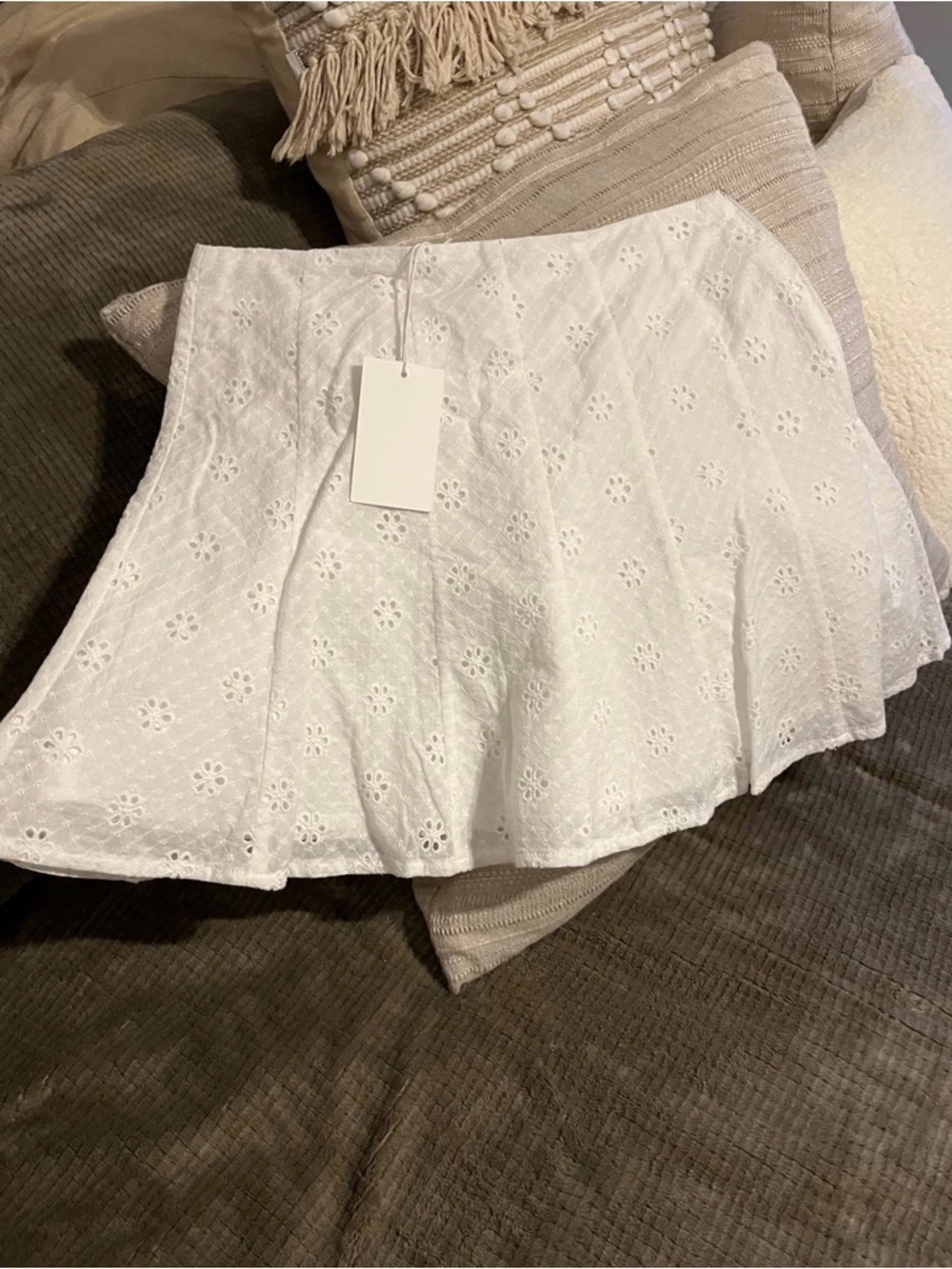 Womens White High Waisted Pleated Skirt Size Medium BRAND NEW WITH TAGS